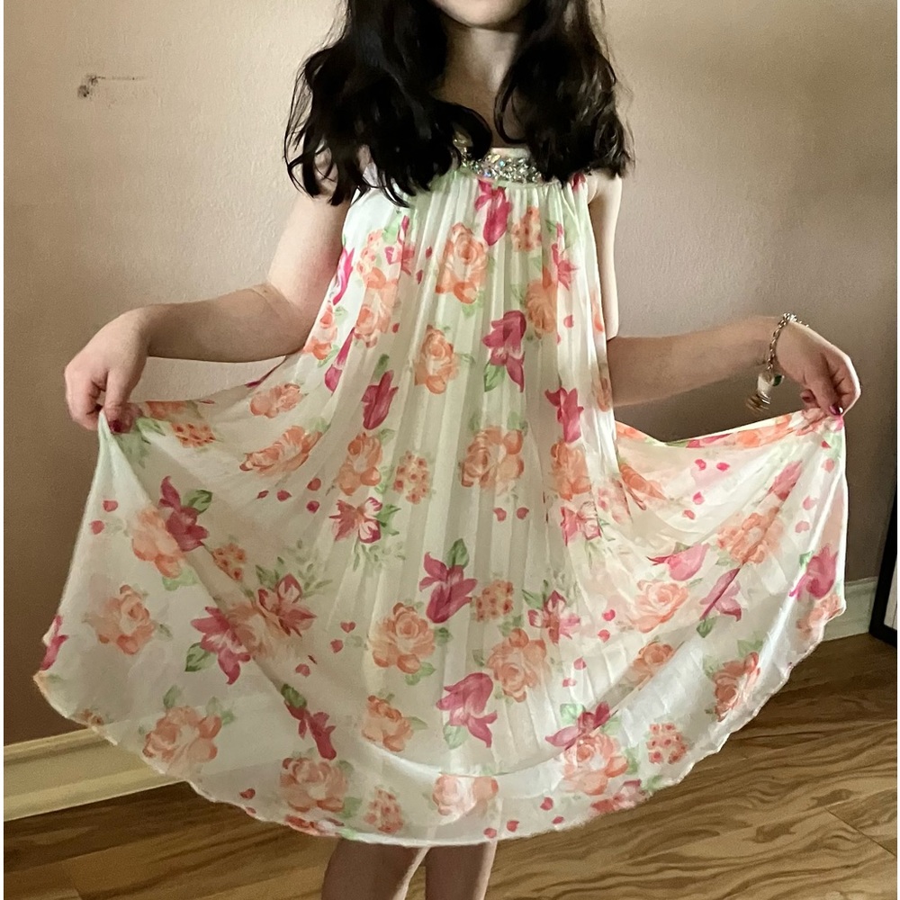Pretty girls dress with gems!!